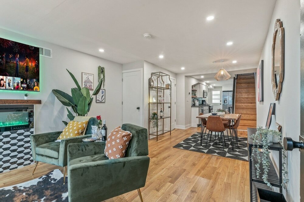 Фото Stylish 3-Bedroom Home in Philly