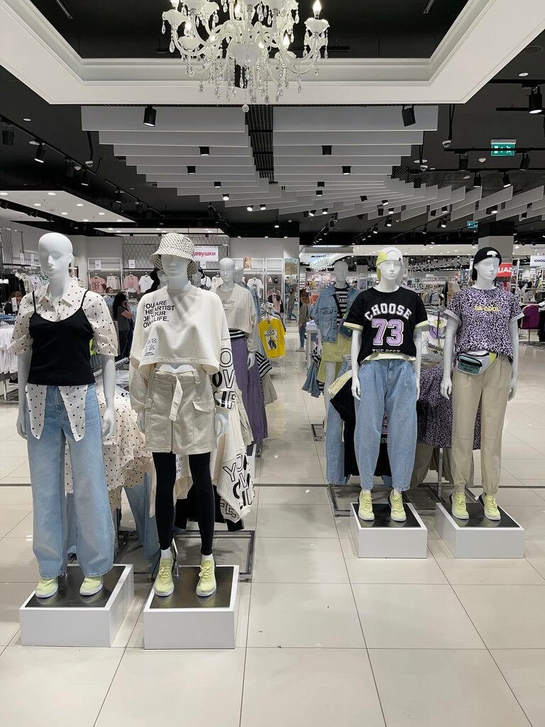 Магазин одежды Gloria Jeans, Южно‑Сахалинск, фото