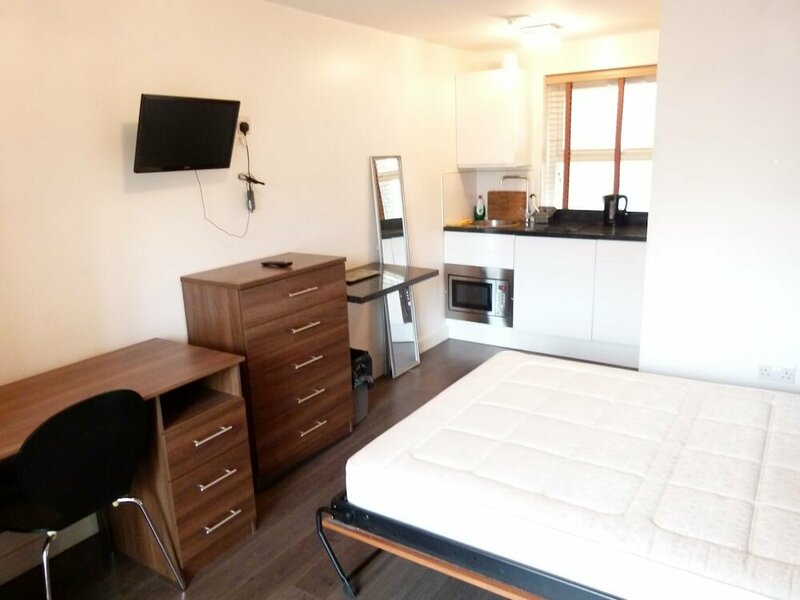 Гостиница Ss Property Hub - City of London Studio Apartment 9 в Лондоне