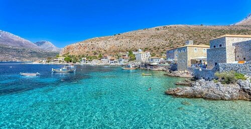 Гостиница Mani Stone Luxury Villa - Escape to the Poolside