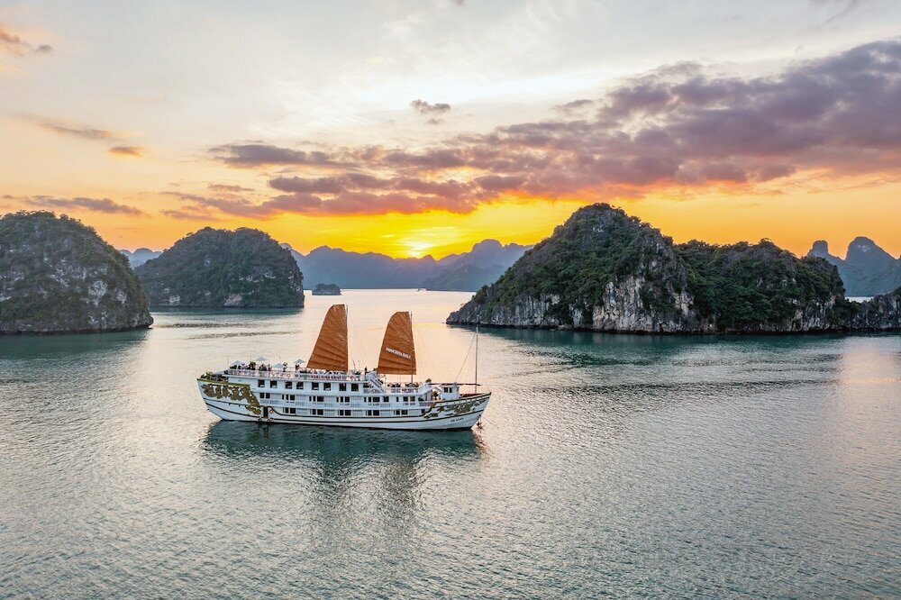 Hotel Indochina Sails Ha Long Bay, Quảng Ninh Province, photo