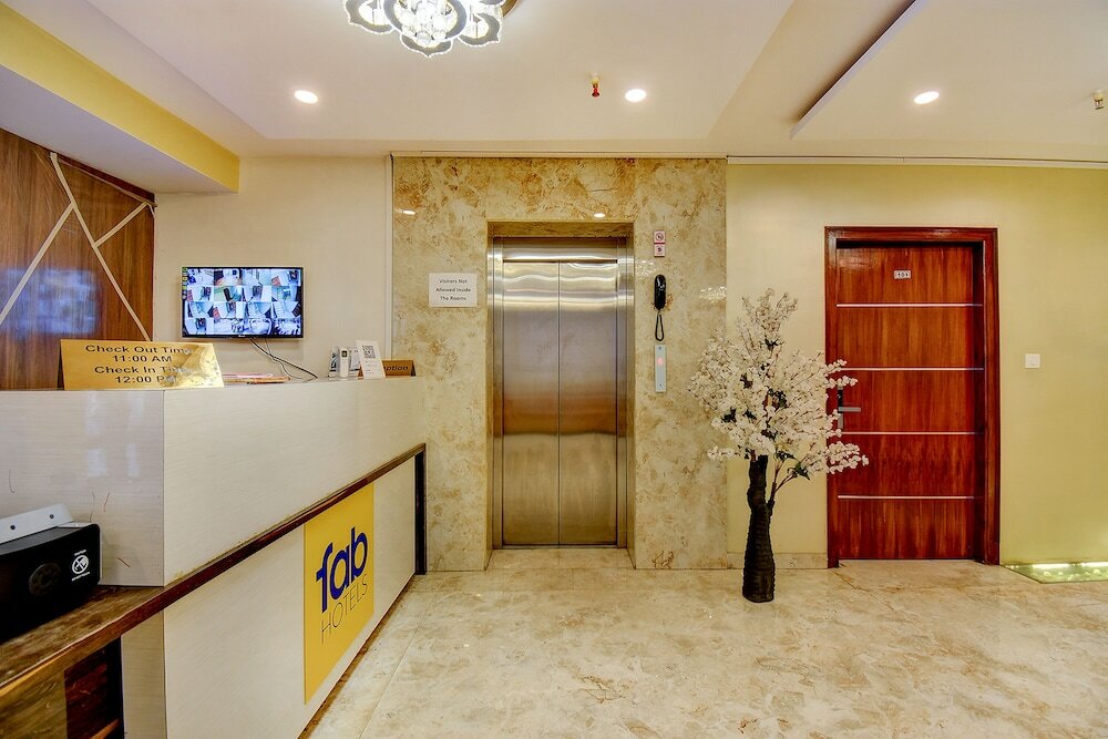 Фото Fabhotel Srk Platinum Inn