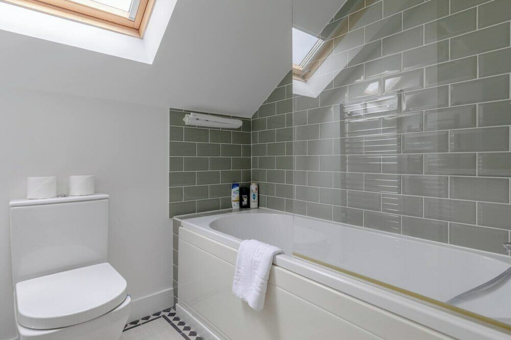 Фото Chic & Contemporary 3bd Flat - Barnes!