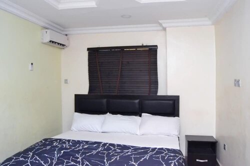 Гостиница Unique Didis Royal Hotel & Suites в Лагосе