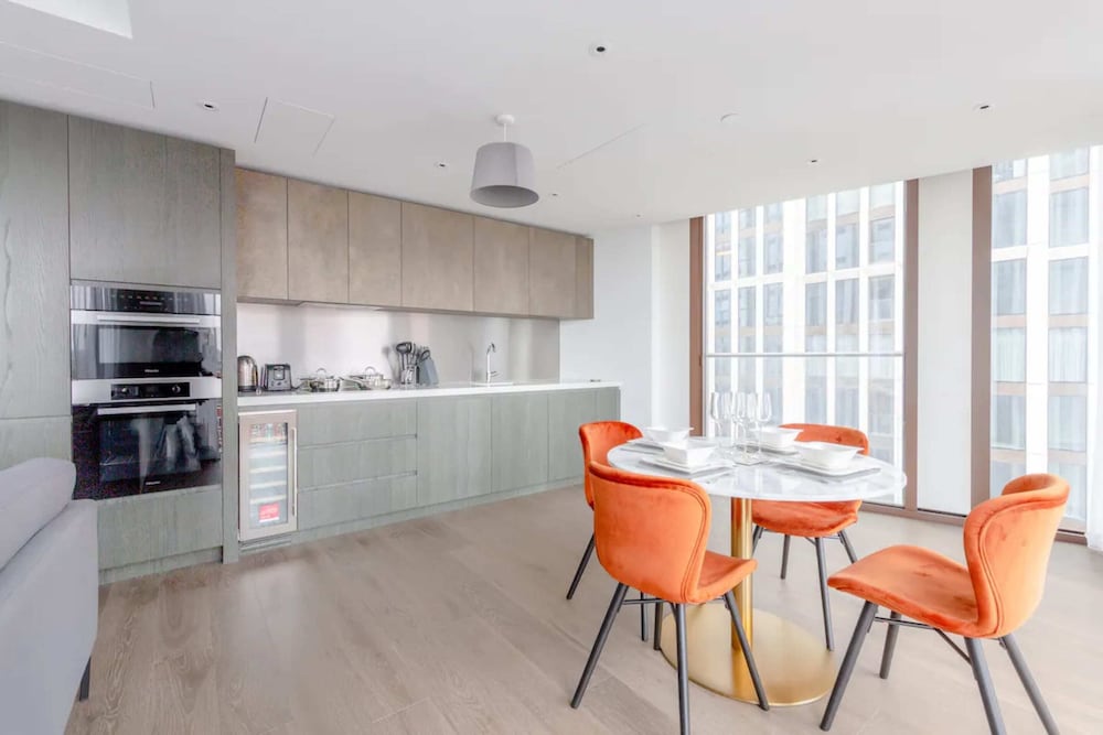 Фото Luxurious 2bd Flat by the River - Vauxhall