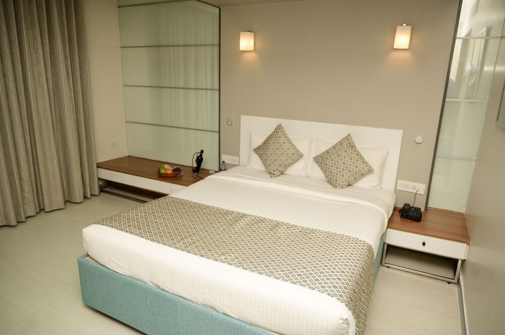 Фото Icon Select by Bhagini