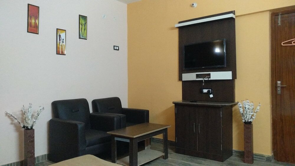 Фото Hotel Zero Mile Rooms