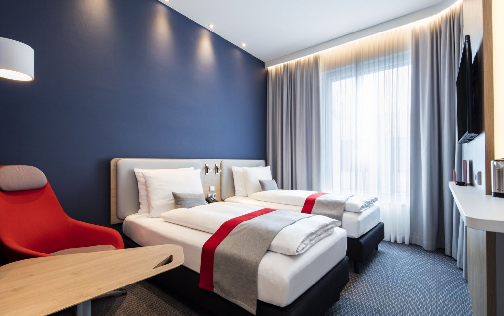 Фото Holiday Inn Express Munich City West