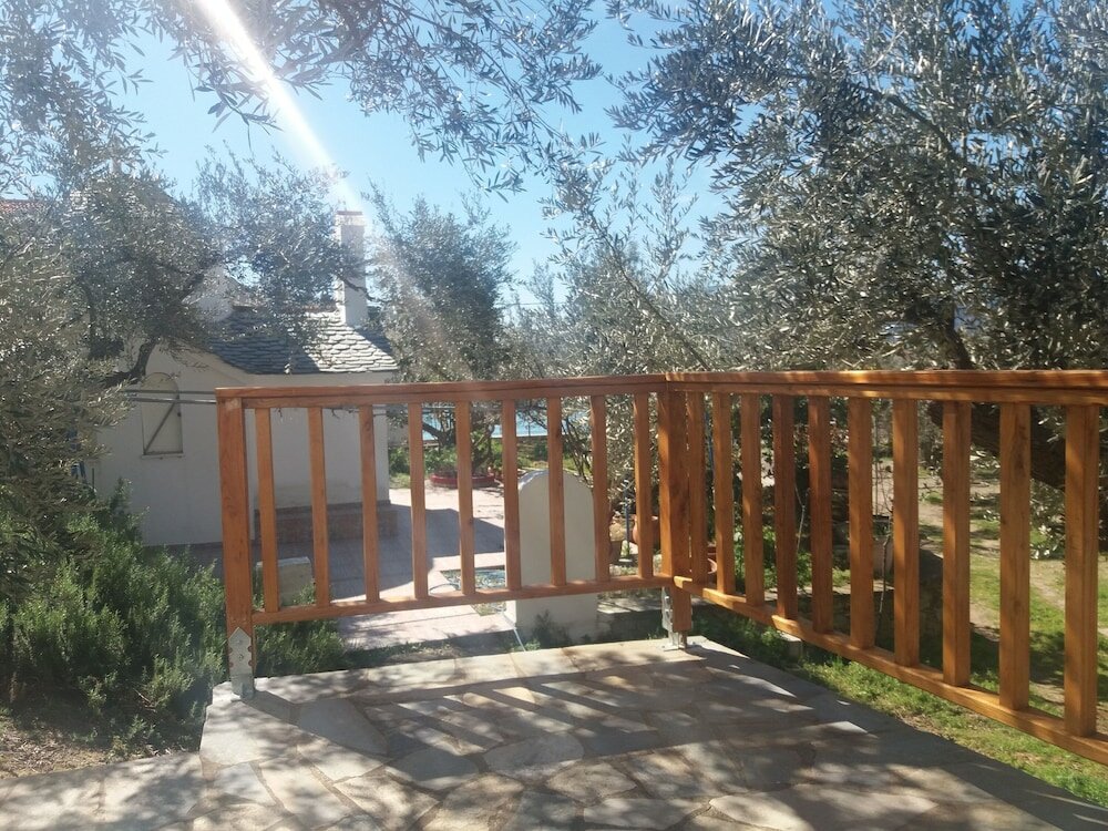 Фото Megalos Mourtias