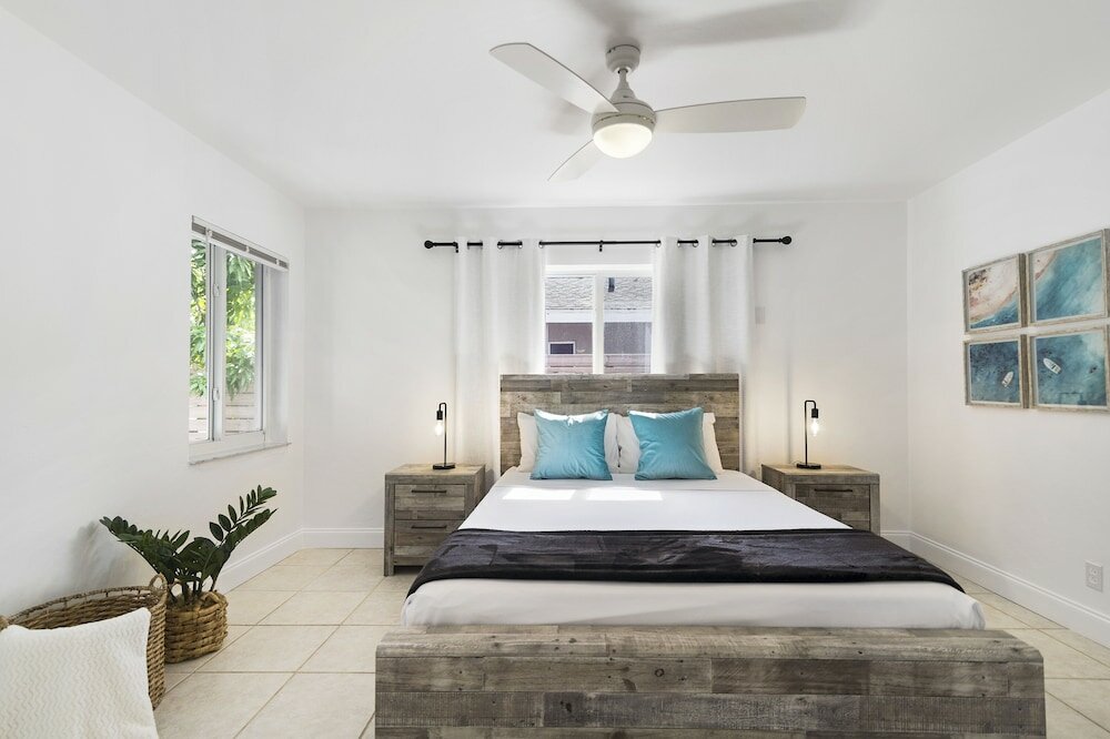 Фото Alani Bay Premium Condos