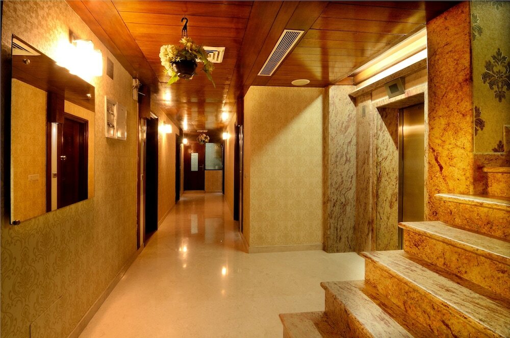 Фото Hotel Omega Residency