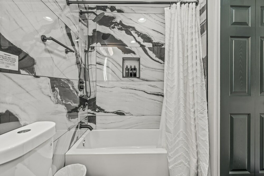 Фото Charming Historic Gem Heart of Philly 2b