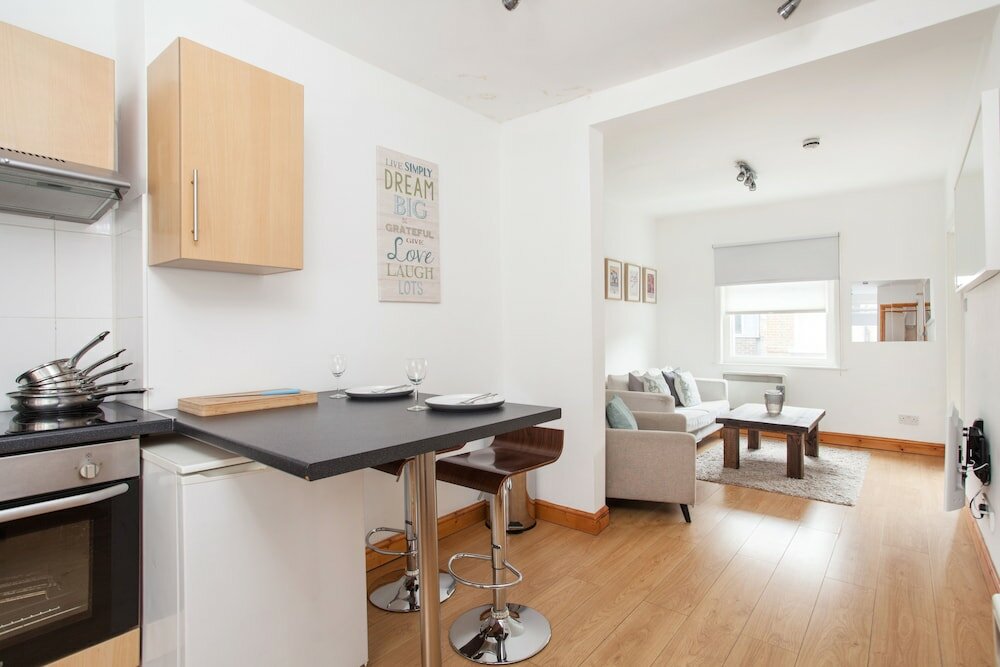 Фото Basic Apartment for Two Amazing Location