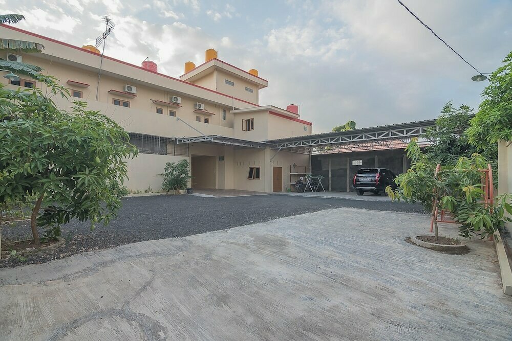 Hotel RedDoorz Plus near Syamsudin Noor Airport 3, South Kalimantan, photo