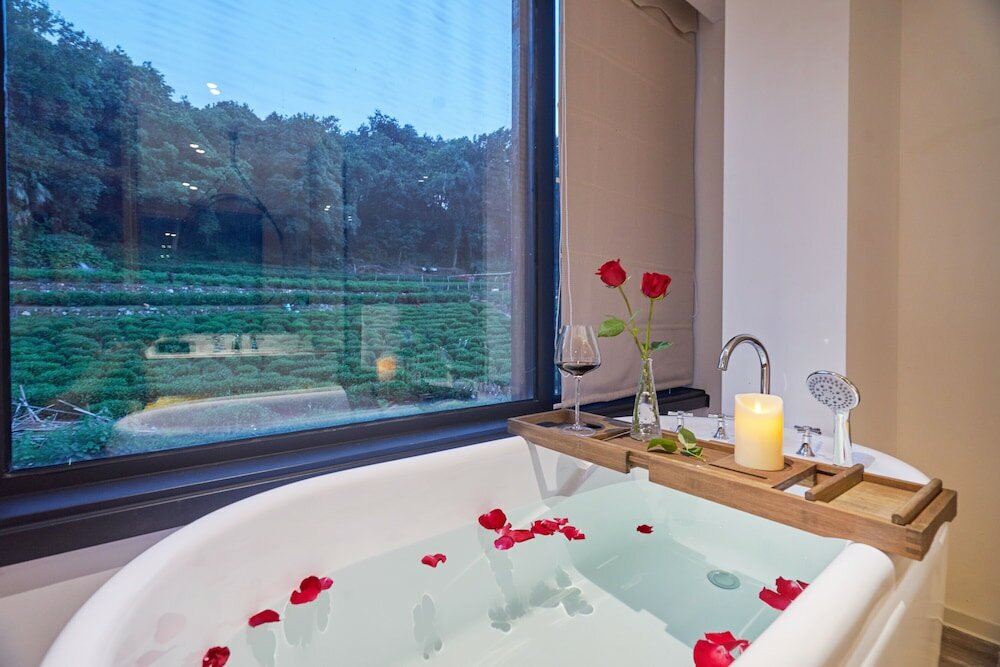 Фото Wuhua Xingxiang Shanfang Hotel