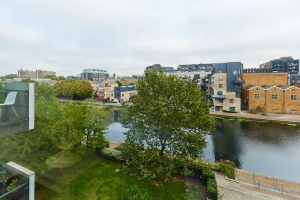 Фото The Graham Park Hideout - Breathtaking 2bdr Flat With Balcony