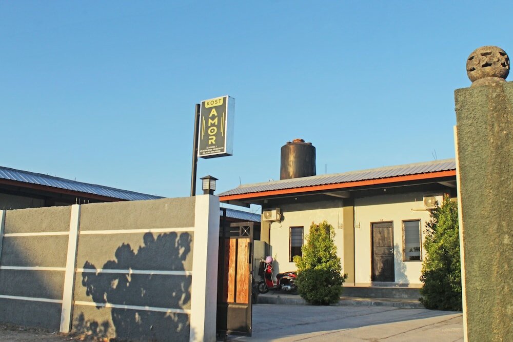 Фото Oyo 92961 Amor Kost