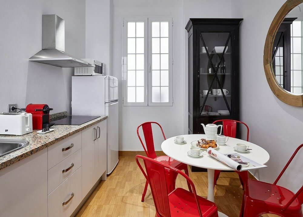 Фото Lodgingmalaga Plaza de la Constitución