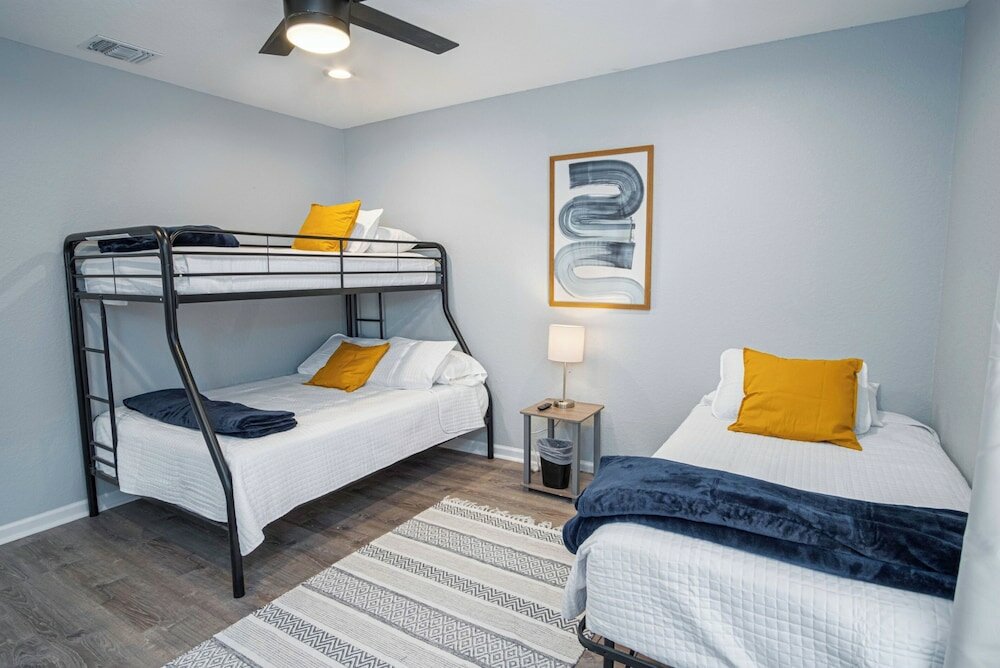 Фото Adorable 4br 2ba Close to Riverwalk and Downtown