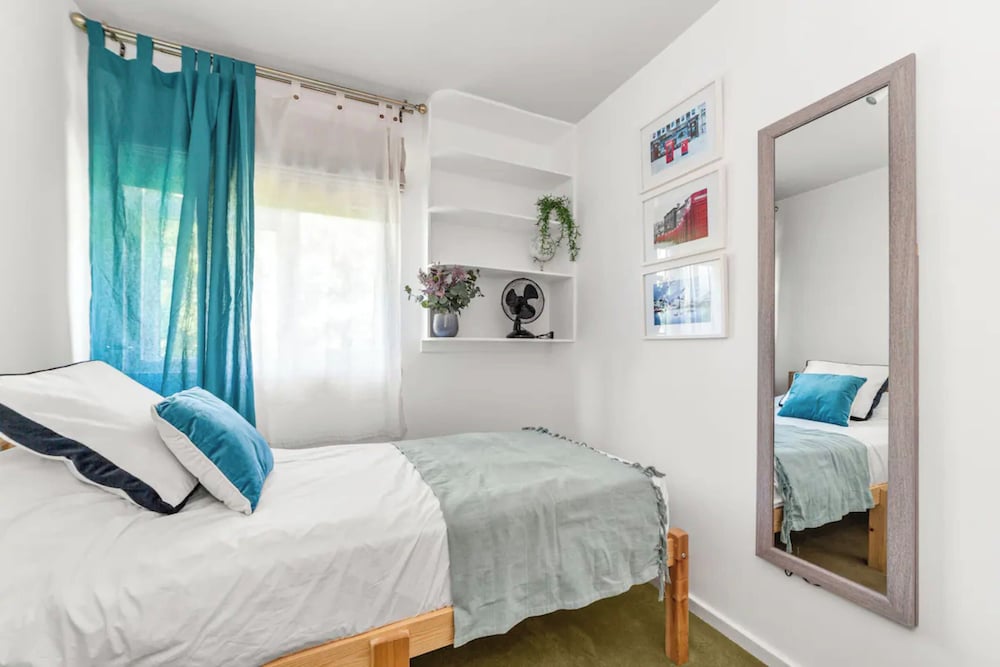 Фото Serene 3bd Flat, View of the Thames - Hammersmith