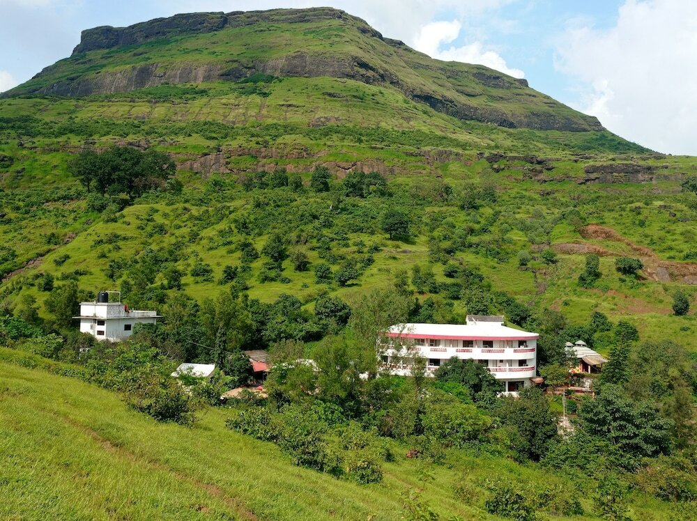 Фото Golden Resort and Farm