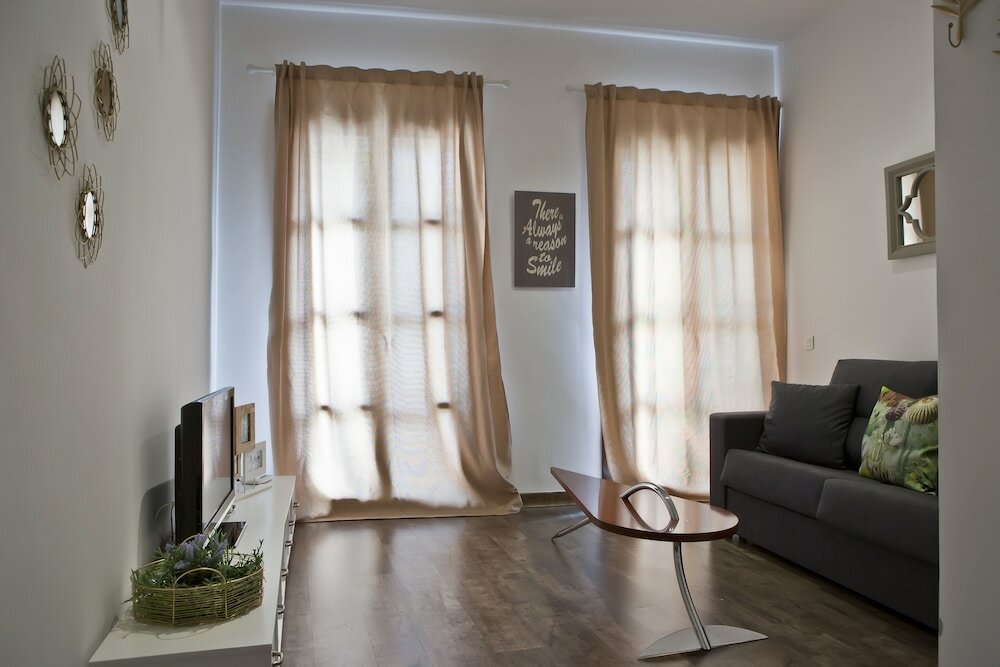 Фото Wish-Suite Juderia de Sevilla Apartment