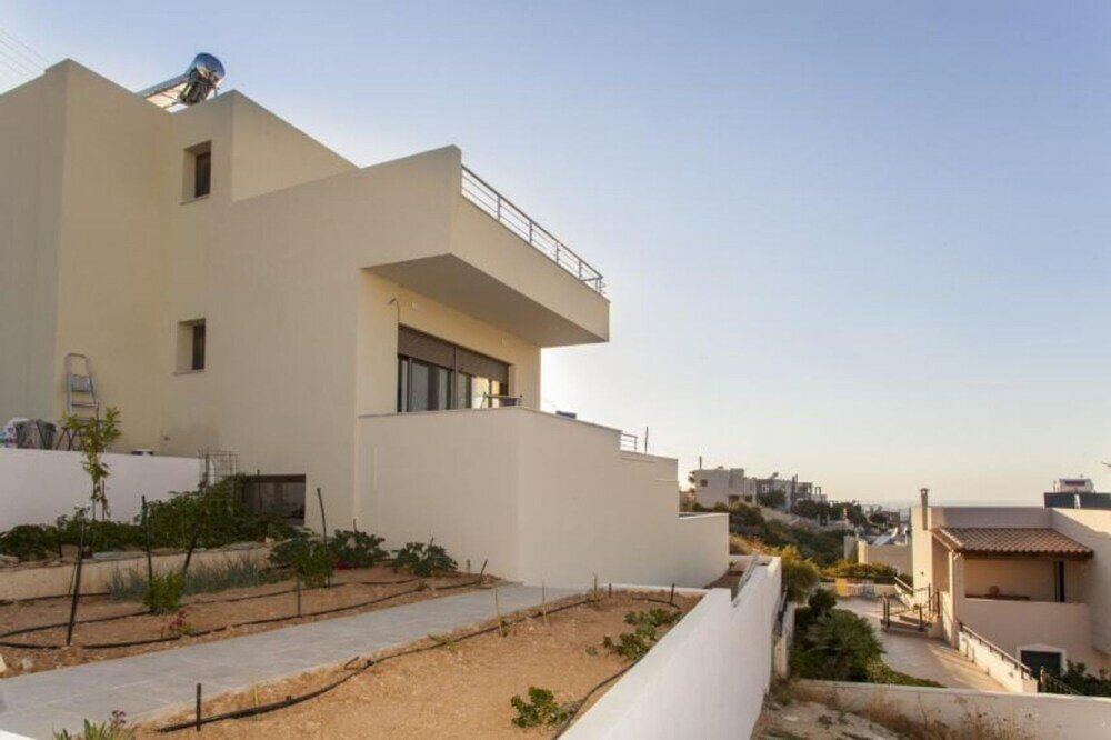 Фото Luxurious Rikas Villa