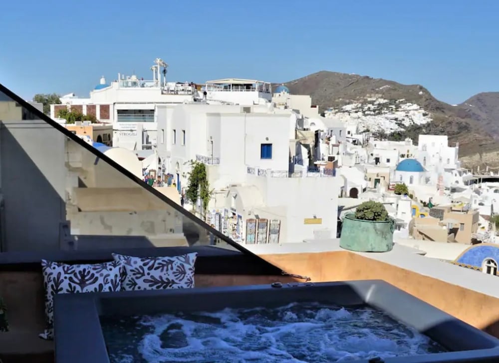 Фото Villa in Oía with views of the caldera