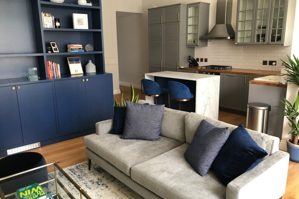 Фото Luxury Victorian 2 Bedroom Apartment Near Tube