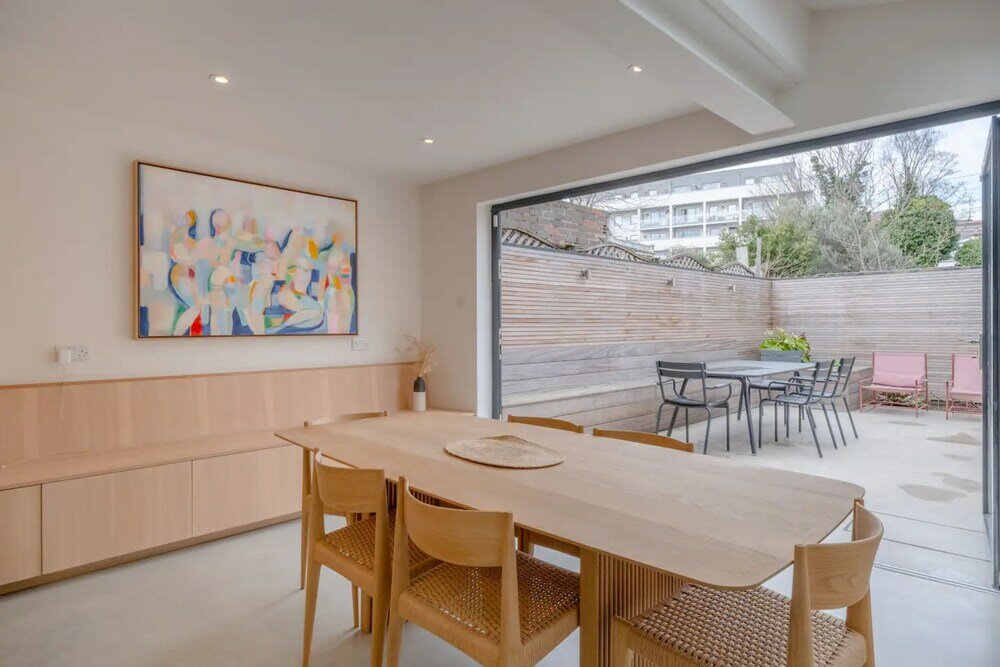 Фото Beautiful Minimalistic 2bd House - Victoria Park