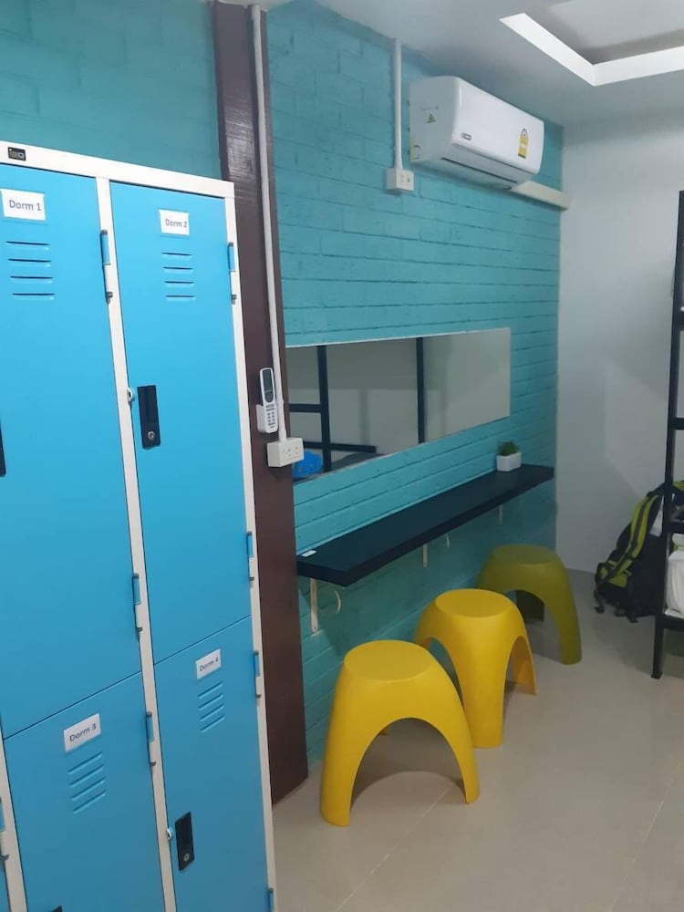 Фото At We Patong Guest House