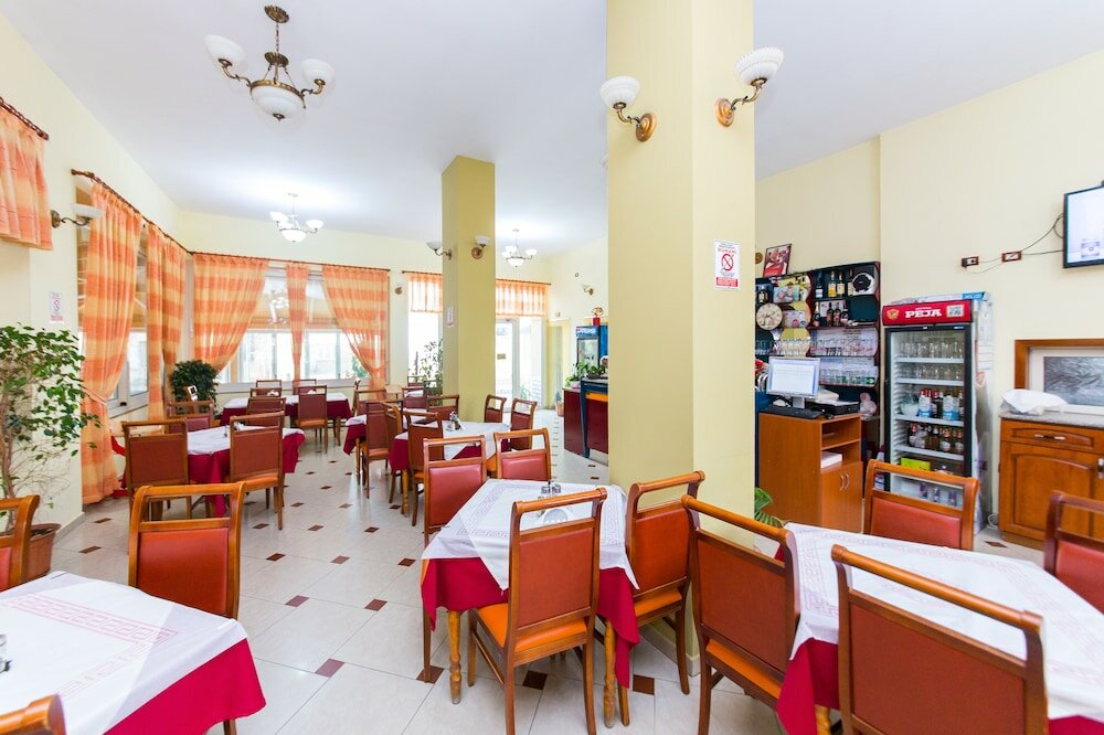 Фото Hotel Vila Misiri