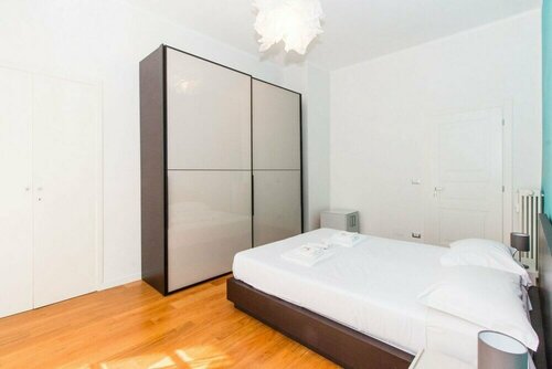 Апартаменты Porta Nuova & Parco del Valentino Roomy Flat в Турине