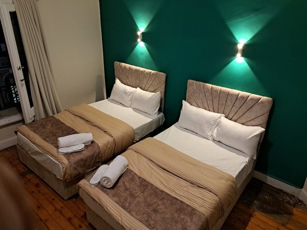 Фото Downtown Family Suites