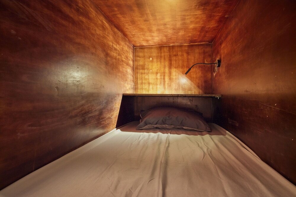 Фото The Garden Capsule Hotel
