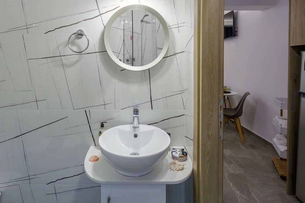 Фото Semes Luxury Apartments by Estia