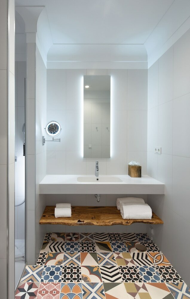 Фото Atocha Hotel Madrid, Tapestry Collection by Hilton