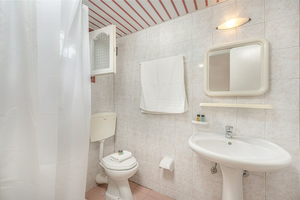 Фото Pyrgaraki Studios and Apartments