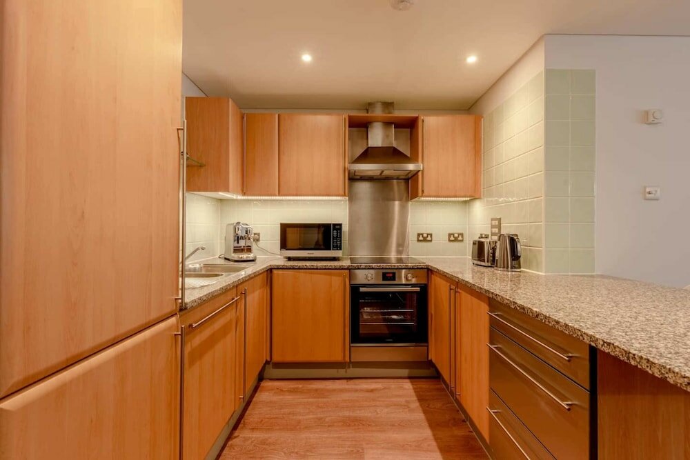 Фото Modern And Spacious 2 Bedroom in Central London