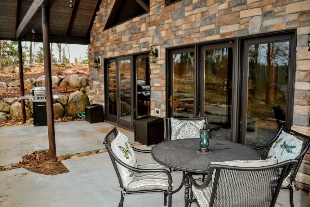 Фото Mitten Lake Hideaway