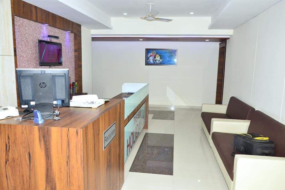 Фото The New Holiday Inn