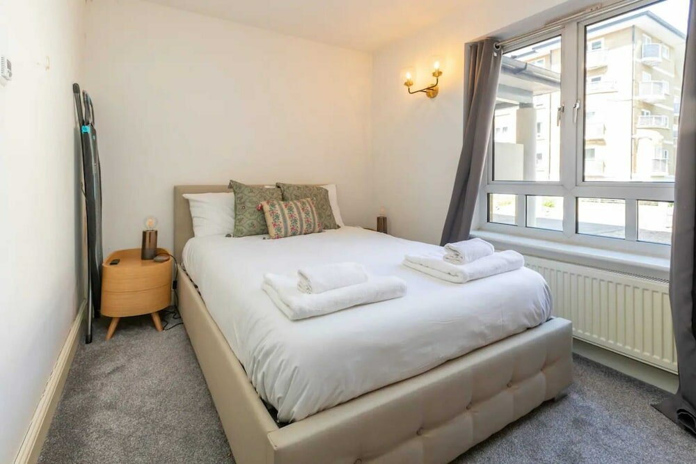 Фото Modern & Spacious 2bd Flat - Westbourne Park