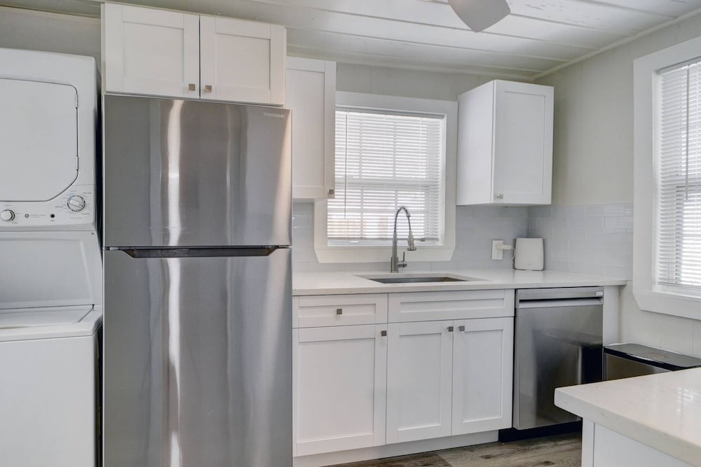 Фото Sunset Cottage West Palm Beach/close to Downtown Shops Pet Friendly