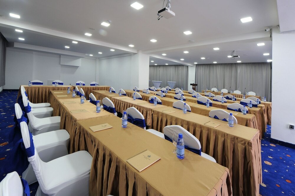 Фото Ub Grand Hotel