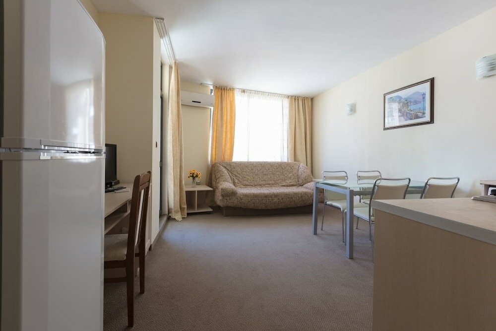 Фото One Bedroom Apartment with Balcony