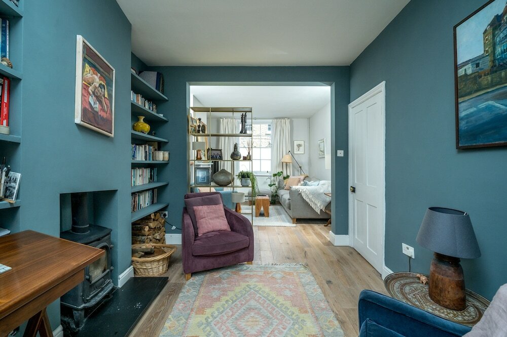 Фото Altido Contemporary 2-Bed House W Private Garden