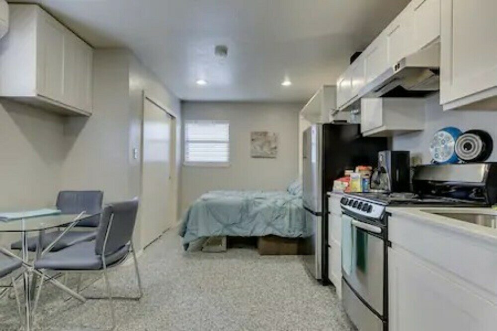 Фото Garage Studio near Oushc Hospital