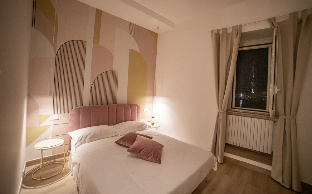 Фото La Banchina Luxury Suites