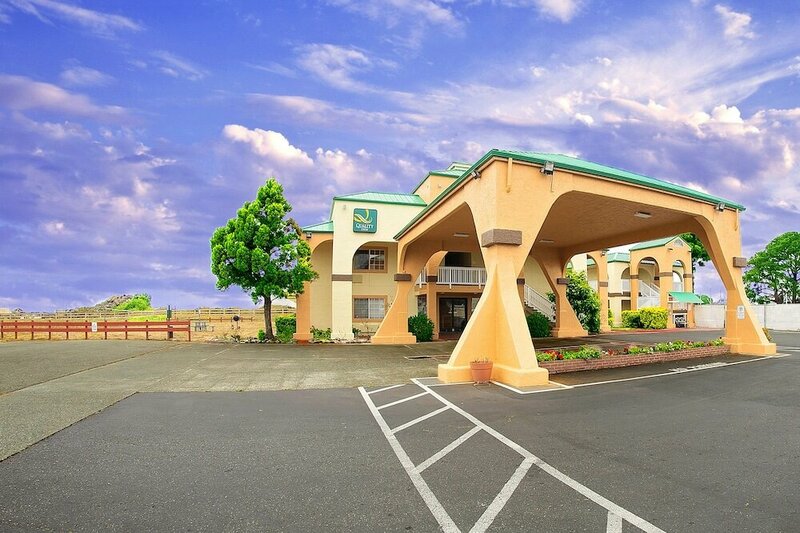 Гостиница Quality Inn & Suites Crescent City Redwood Coast в Кресент Сити