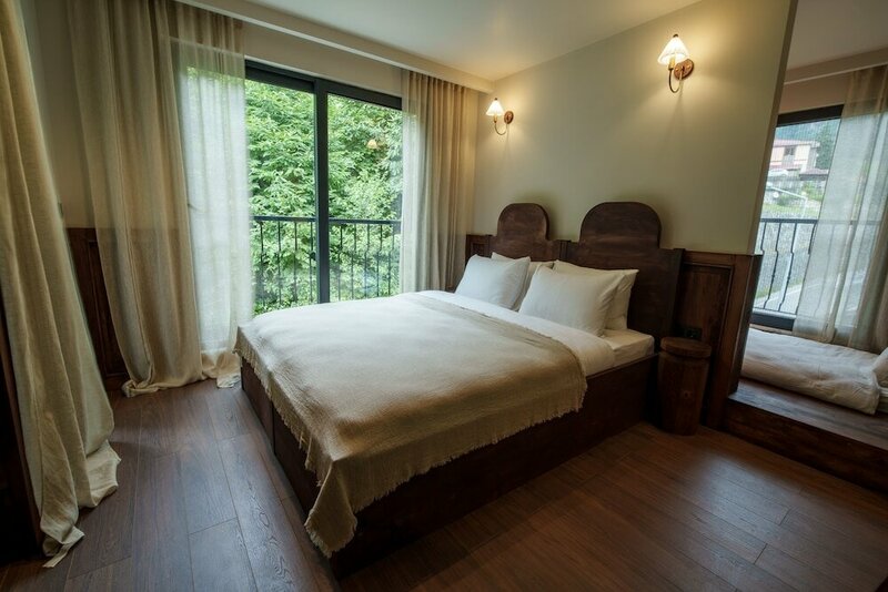 Гостиница Elwood Hotel в Чамлыхемшине